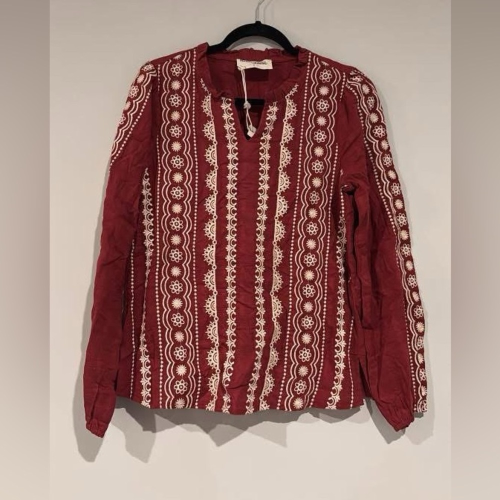 Savanna Jane size small Women’s Embroidered Long-Sleeve Top - Red nwt